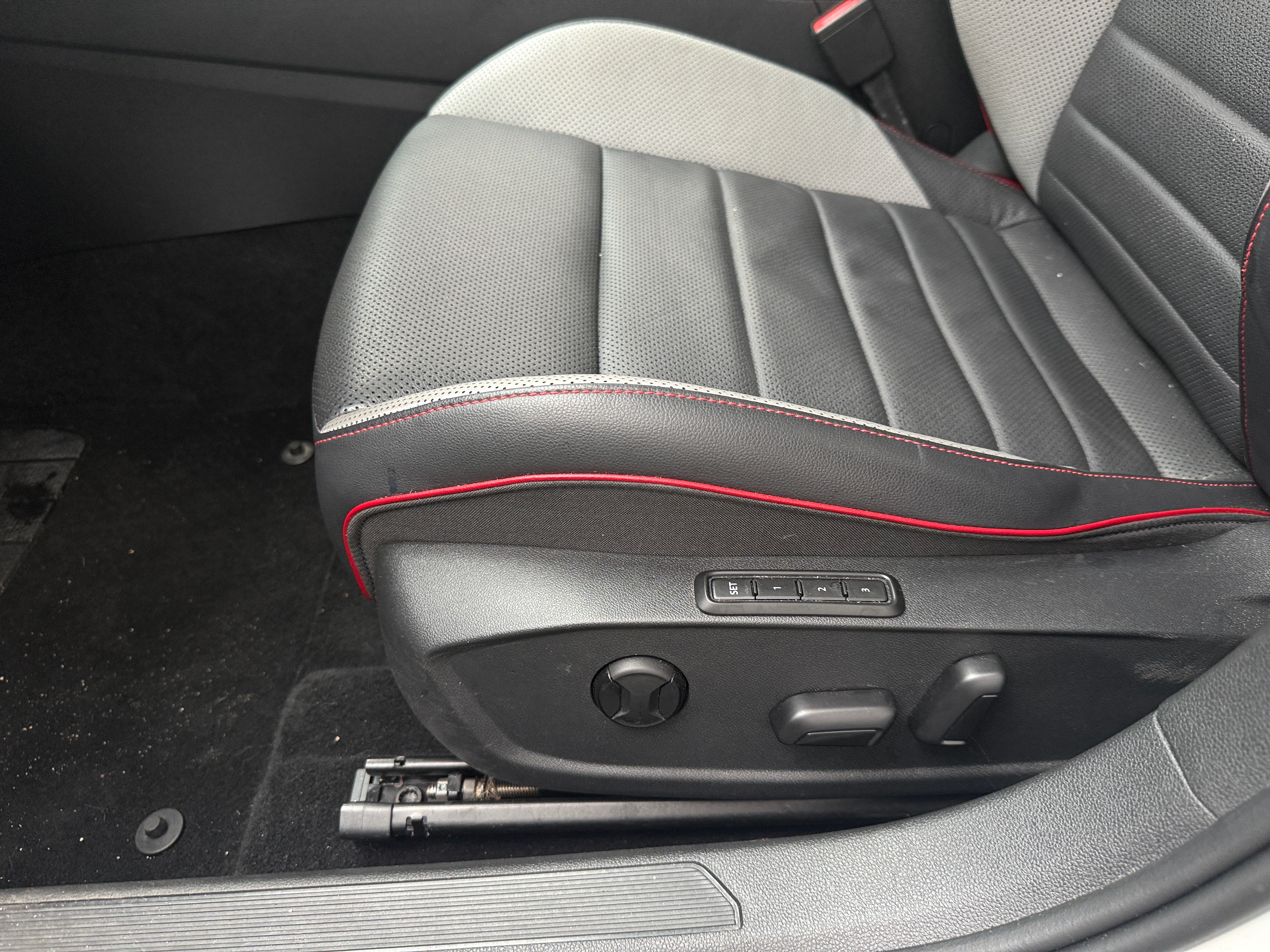 volkswagen golf gti 2022 WVW487CDXNW217495 image volkswagen golf gti 2022 WVW487CDXNW217495 image